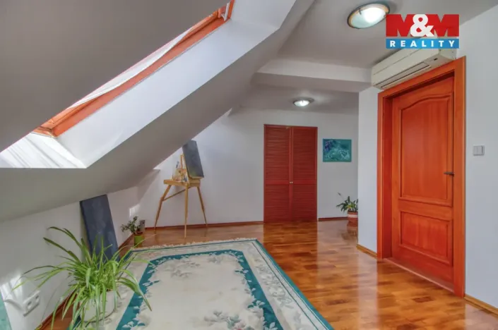 Prodej rodinného domu, Psáry, Pod Skalou, 218 m2