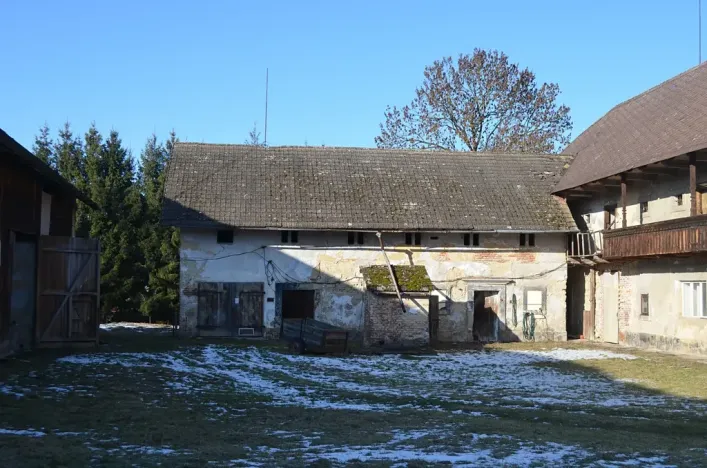 Prodej zemědělské usedlosti, Sezemice, 200 m2