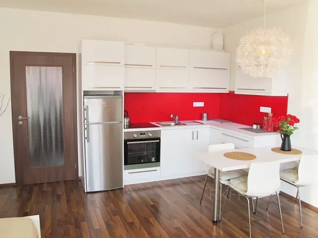 Pronájem bytu 1+kk, Praha - Nusle, Kloboučnická, 33 m2