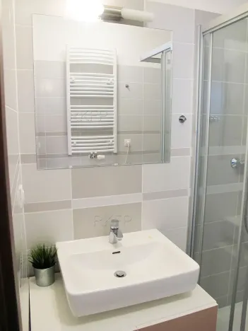 Pronájem bytu 1+kk, Praha - Nusle, Kloboučnická, 33 m2