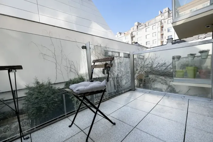 Pronájem bytu 2+kk, Praha - Holešovice, Komunardů, 57 m2