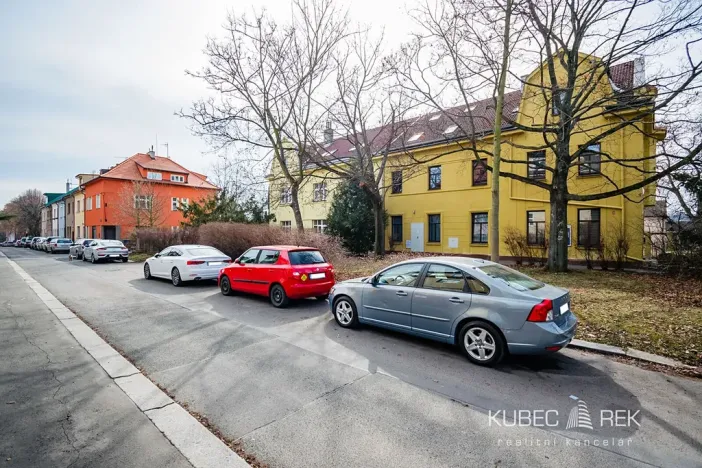 Pronájem bytu 1+kk, Praha - Jinonice, V Roháčích, 30 m2