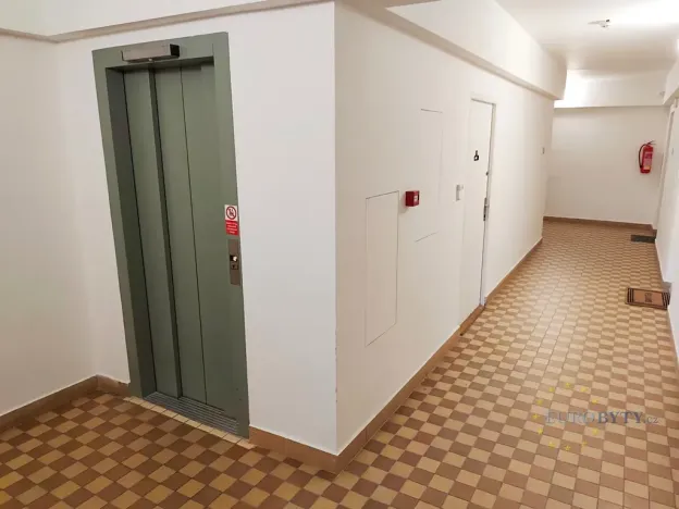 Pronájem bytu 1+kk, Praha - Michle, Bítovská, 27 m2