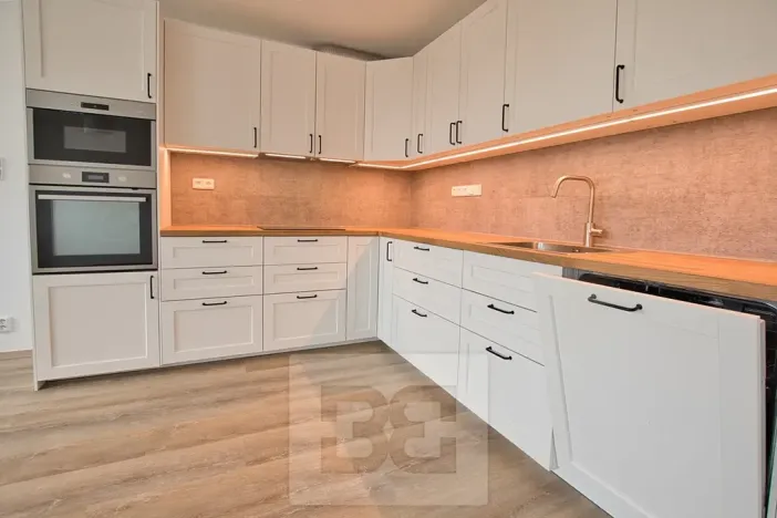 Pronájem bytu 3+kk, Praha - Braník, Novodvorská, 71 m2