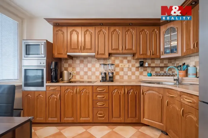 Prodej bytu 4+1, Litoměřice - Pokratice, Ladova, 77 m2