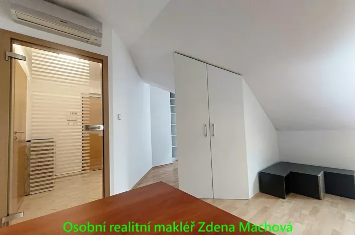 Pronájem bytu 2+kk, Praha - Strašnice, Gutova, 48 m2