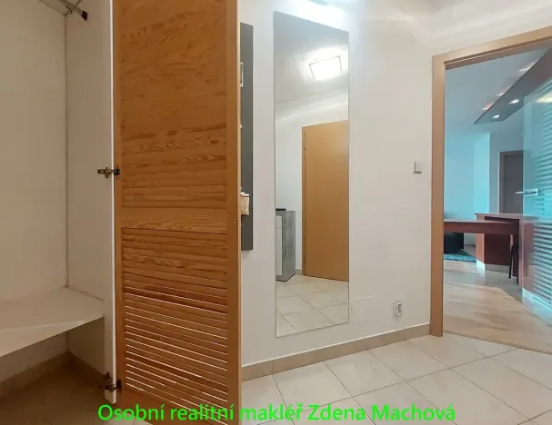 Pronájem bytu 2+kk, Praha - Strašnice, Gutova, 48 m2