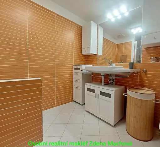 Pronájem bytu 2+kk, Praha - Strašnice, Gutova, 48 m2