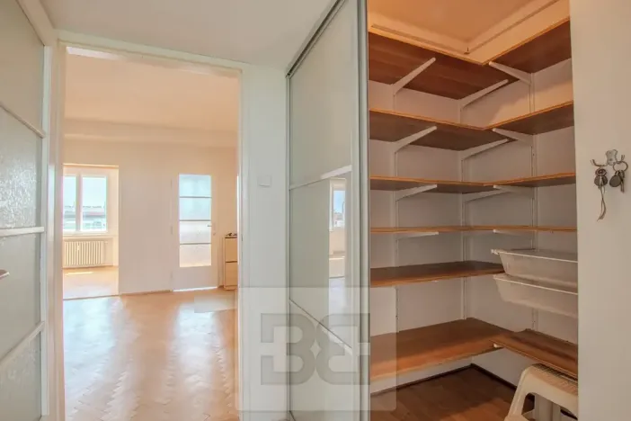 Pronájem bytu 3+1, Praha - Vinohrady, Písecká, 101 m2