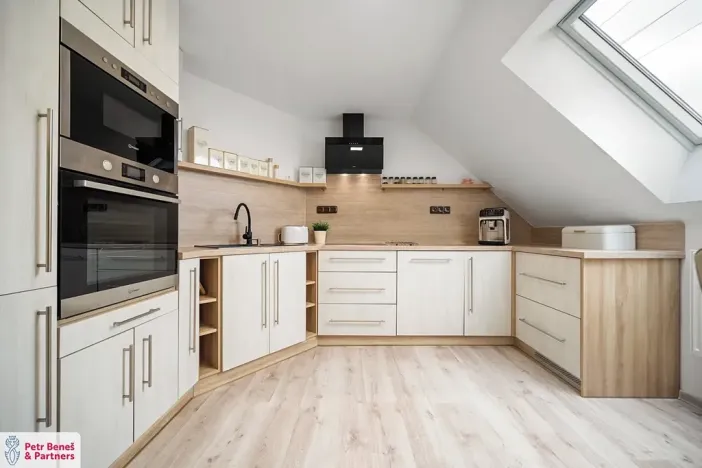 Prodej rodinného domu, Kolešov, 198 m2