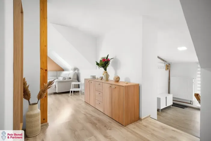 Prodej rodinného domu, Kolešov, 198 m2