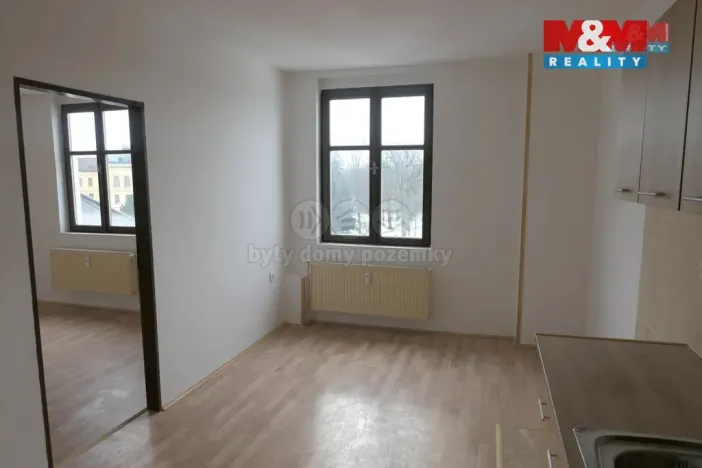 Pronájem bytu 1+1, Jaroměř, nám. Československé armády, 50 m2