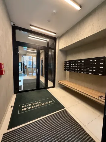 Pronájem bytu 1+kk, Praha - Strašnice, Michelangelova, 35 m2