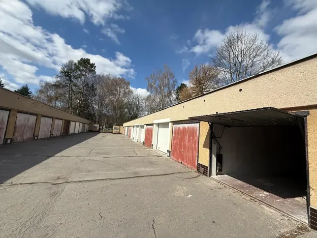 Pronájem garáže, Brno, Řezáčova, 18 m2