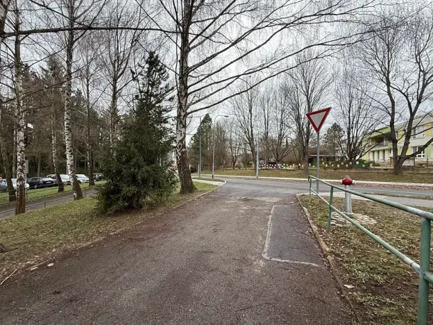 Pronájem garáže, Brno, Řezáčova, 18 m2