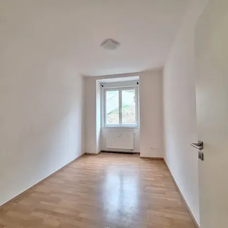 Pronájem bytu 2+1, Praha - Smíchov, Podbělohorská, 41 m2