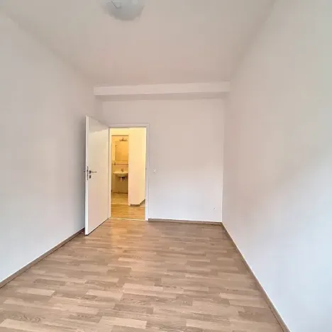 Pronájem bytu 2+1, Praha - Smíchov, Podbělohorská, 41 m2