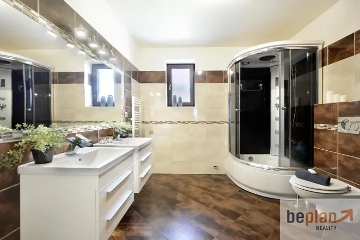 Prodej rodinného domu, Květnice, V Zelených, 300 m2