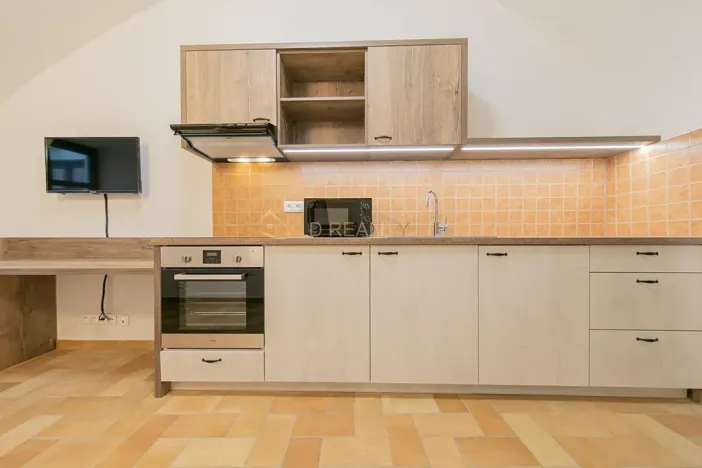 Pronájem bytu 1+1, Olomouc, Šemberova, 31 m2