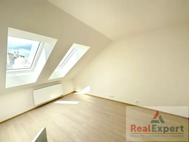 Pronájem bytu 2+kk, Praha - Vršovice, Oblouková, 51 m2