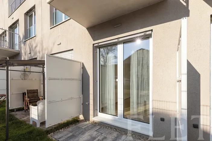 Pronájem bytu 1+kk, Praha - Hostavice, Českobrodská, 36 m2