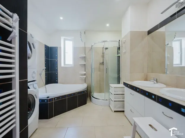 Prodej činžovního domu, Pardubice - Doubravice, 390 m2