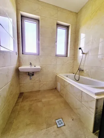 Prodej rodinného domu, Modlany, 320 m2