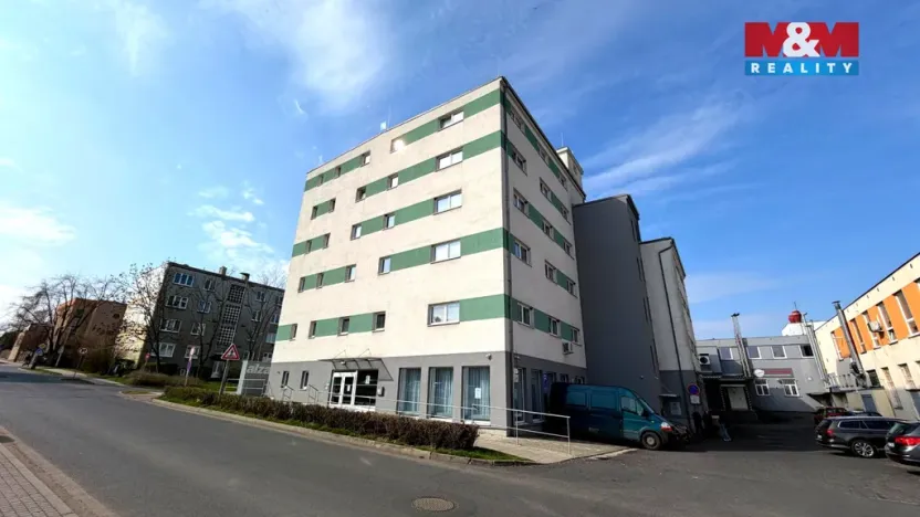 Pronájem kanceláře, Louny, Březinova, 173 m2