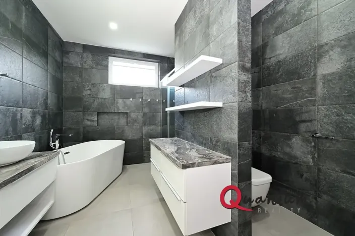 Pronájem bytu 4+kk, Praha - Prosek, Na samotě, 167 m2