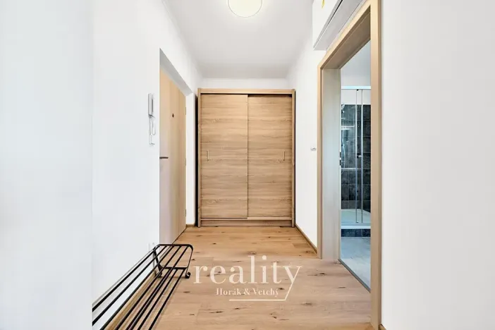 Pronájem bytu 1+kk, Znojmo, Kosmákova, 38 m2