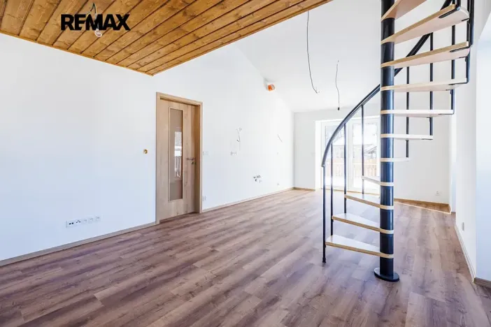 Prodej bytu 3+kk, Svoboda nad Úpou, Nádražní, 65 m2