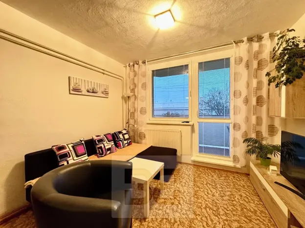 Pronájem bytu 2+1, Hluk, Závodní, 55 m2