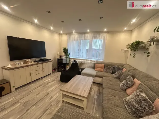 Prodej bytu 3+1, Katusice, Polní, 79 m2