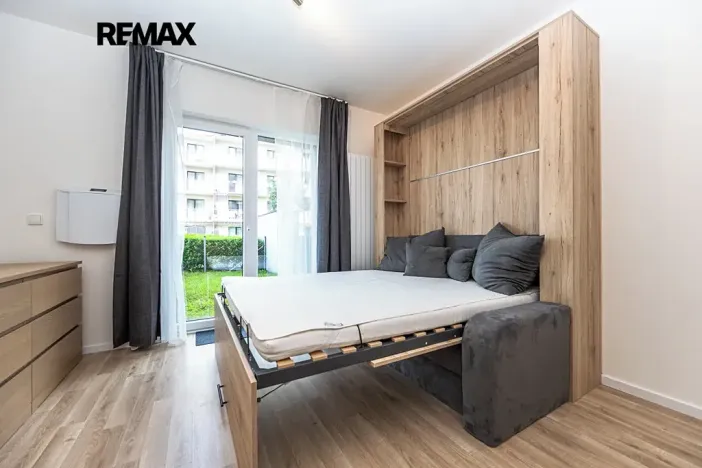 Pronájem bytu 1+kk, Praha - Libeň, Novovysočanská, 25 m2