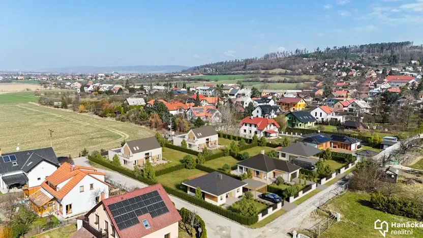 Prodej pozemku pro bydlení, Samotišky, Třešňová, 737 m2
