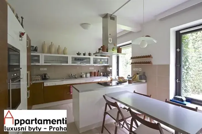 Pronájem rodinného domu, Praha - Kunratice, Ke hrádku, 417 m2