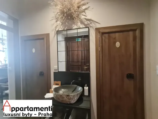 Pronájem restaurace, Praha - Staré Město, Veleslavínova, 150 m2