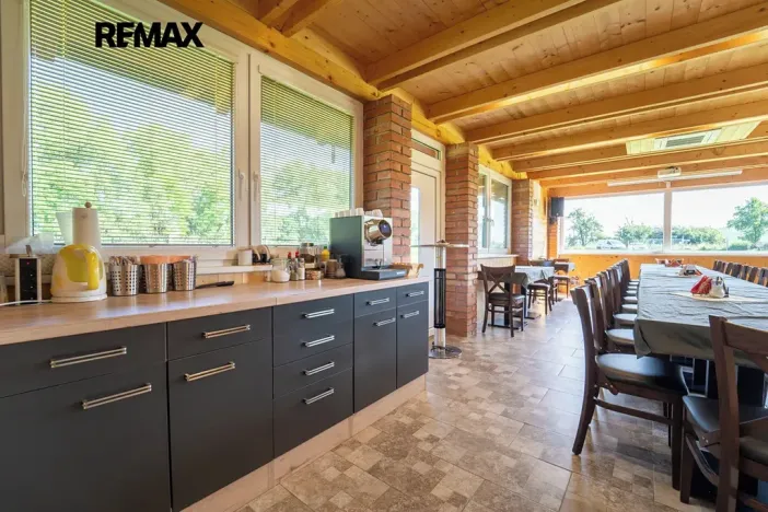 Prodej komerční nemovitosti, Chrášťany, 10917 m2