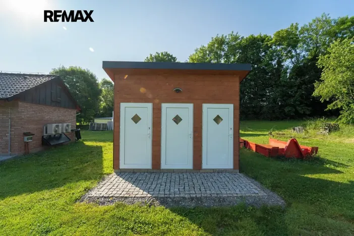 Prodej komerční nemovitosti, Chrášťany, 10917 m2