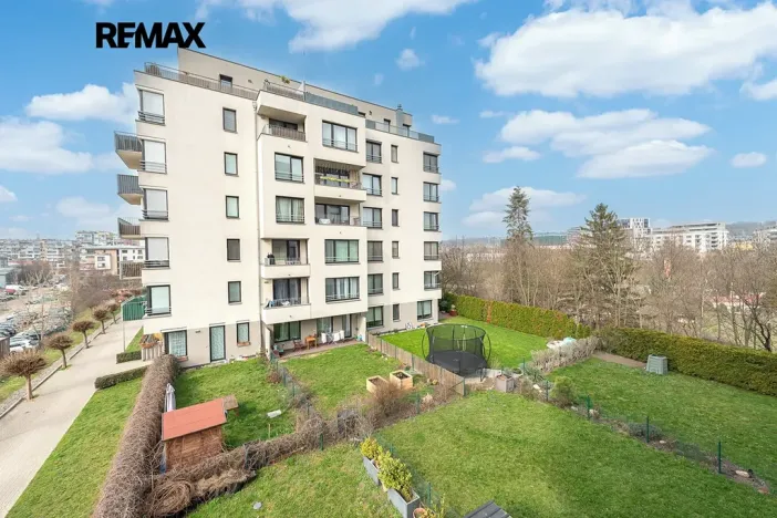 Pronájem bytu 2+kk, Praha - Vysočany, Sousedíkova, 55 m2