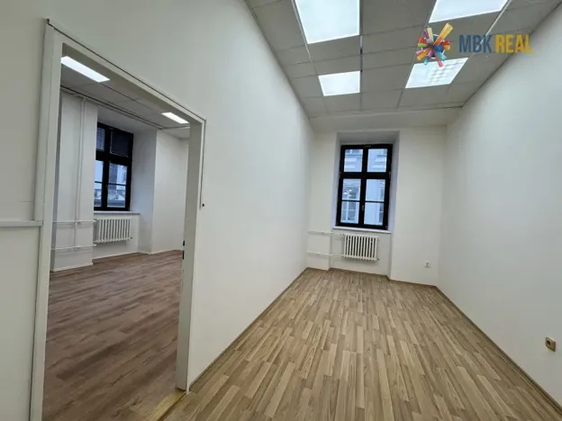 Pronájem kanceláře, Brno, Starobrněnská, 45 m2