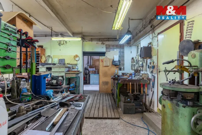 Prodej výrobních prostor, Bedihošť, Komenského, 180 m2