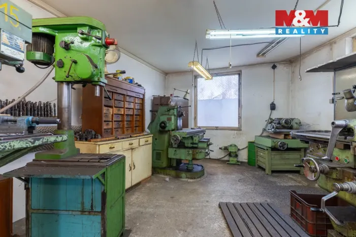 Prodej výrobních prostor, Bedihošť, Komenského, 180 m2