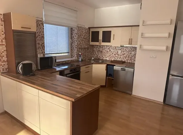 Pronájem bytu 2+kk, Praha - Řeporyje, Dělená, 57 m2