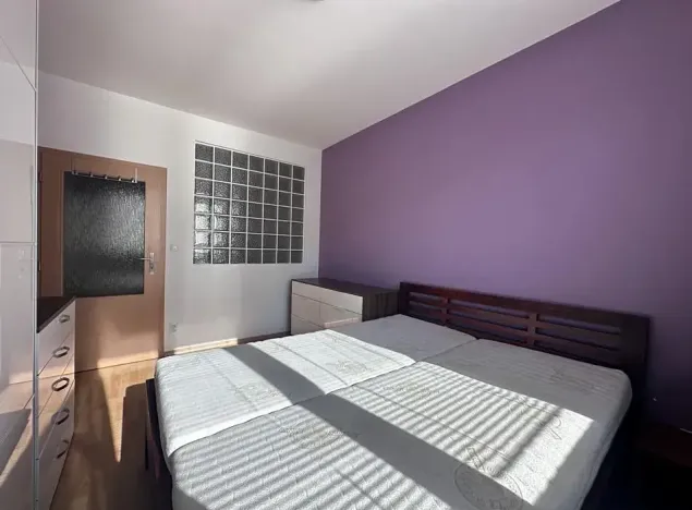 Pronájem bytu 2+kk, Praha - Řeporyje, Dělená, 57 m2