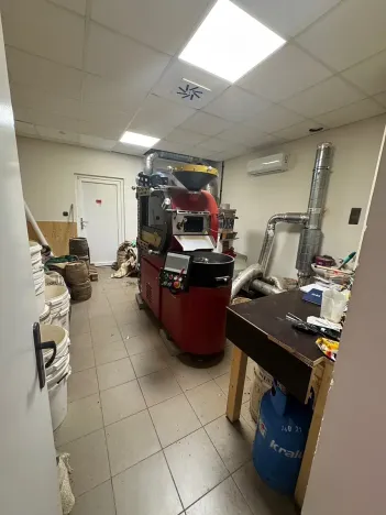 Pronájem obchodního prostoru, Hulín, nám. Míru, 141 m2