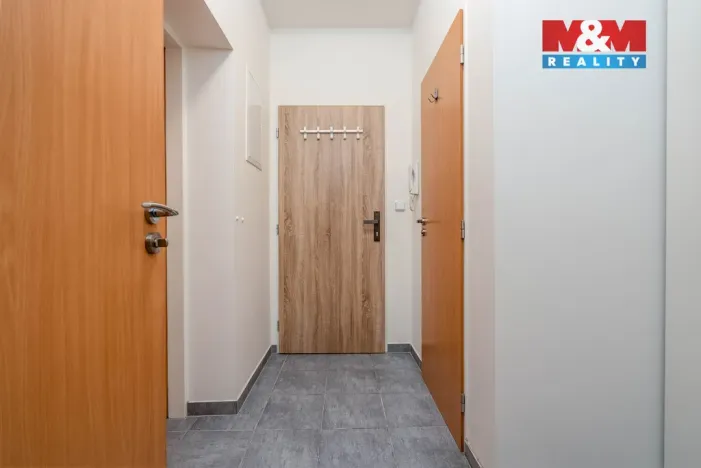 Pronájem bytu 1+kk, Praha - Vysočany, Spojovací, 35 m2