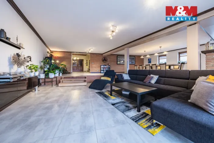 Prodej výrobních prostor, Droužkovice, Rudé armády, 486 m2