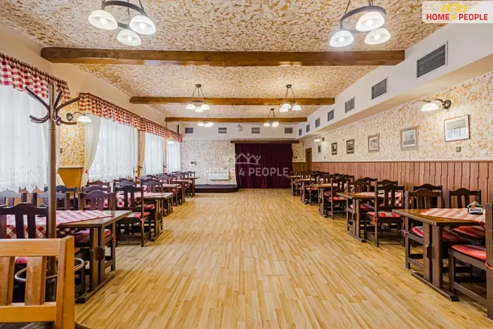 Prodej restaurace, Karlovy Vary, Merklínská, 700 m2
