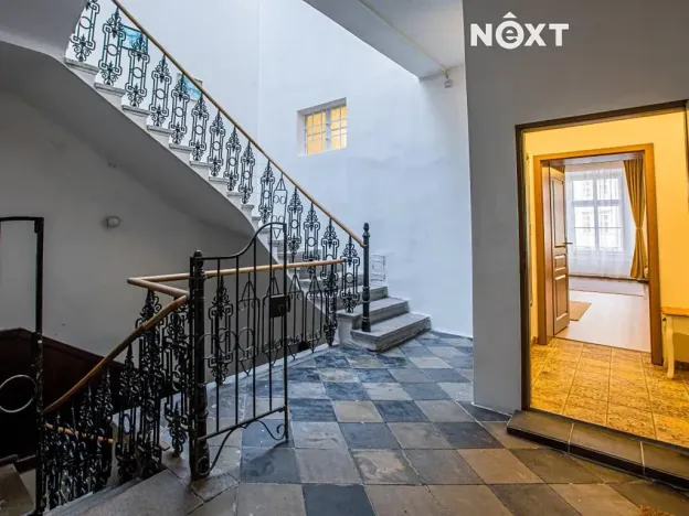 Prodej bytu 2+1, Jindřichův Hradec, nám. Míru, 100 m2